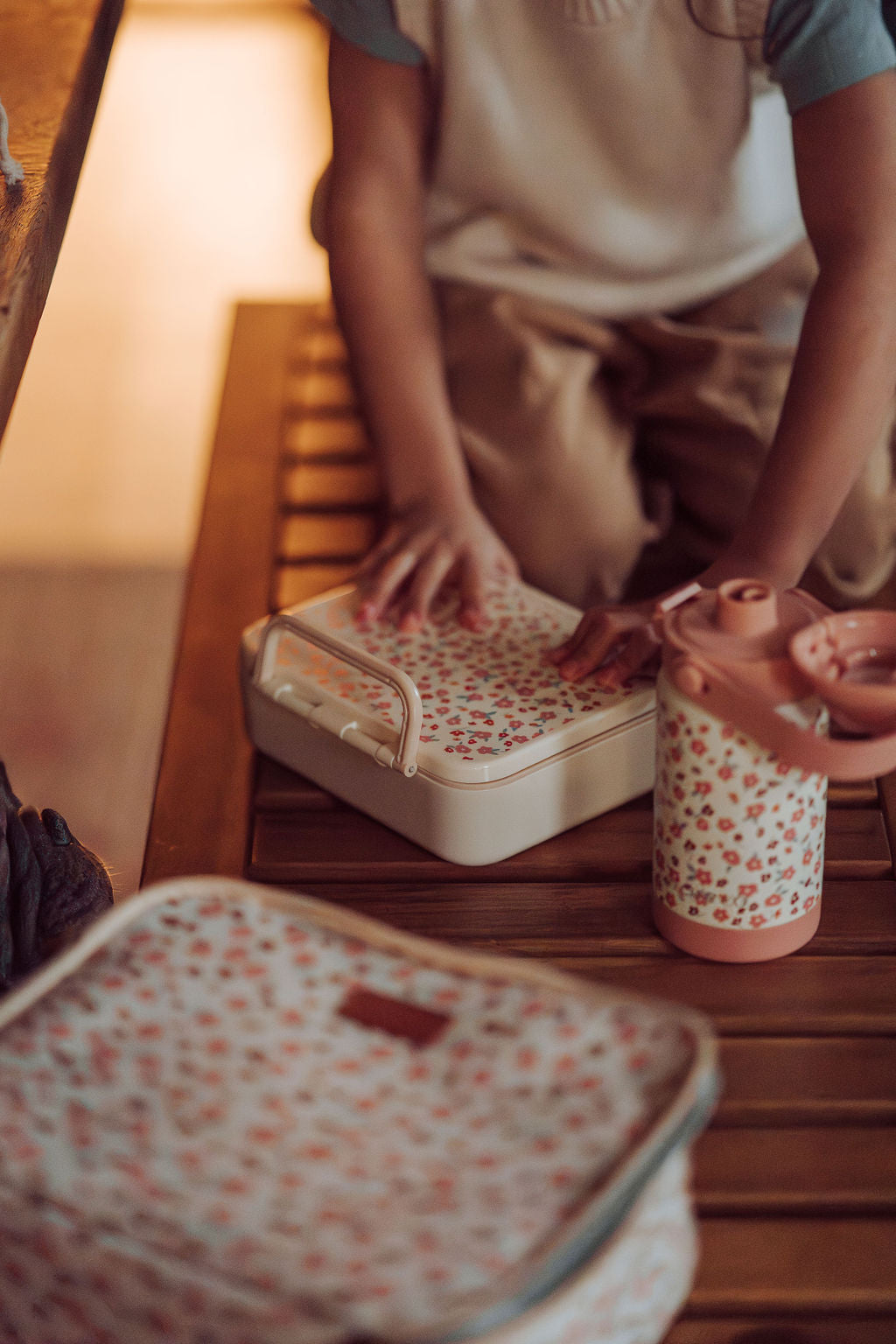 3 Compartment Leakproof Lunchbox Sunset Meadow