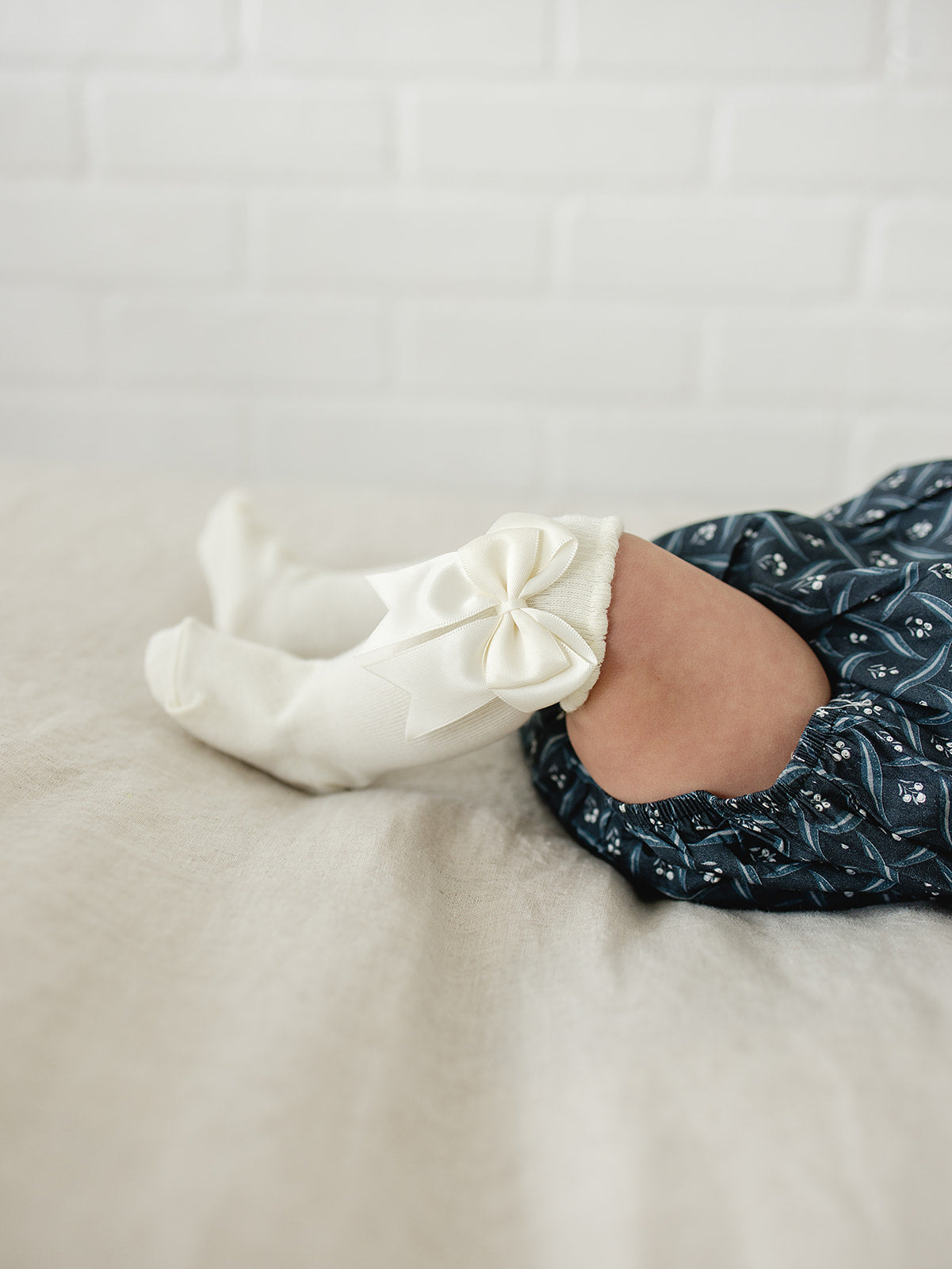 High Rise Bow Socks